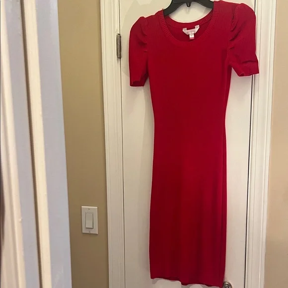 Elegant bright Red Dress - Picture 2 of 8